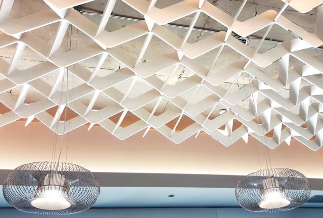 ARKTURA アークチュラ　吸音　吸音バッフル　ソフトサウンド　天井装飾　天井仕上げ　ビベル　オフィス改修　リノベーション